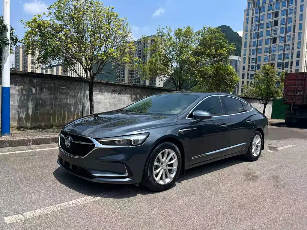 LaCrosse 652 T Luxury