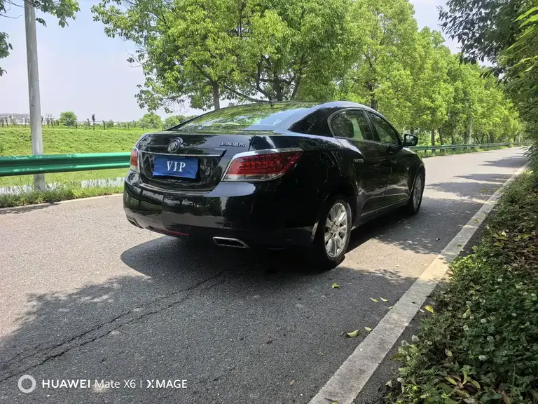 Buick LaCrosse 2.4 L SIDI Elegant Luxury