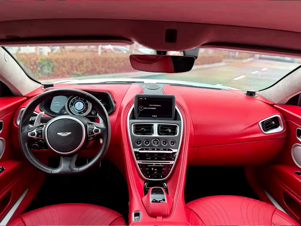Aston Martin DB11 4.0 T V8 Coupe