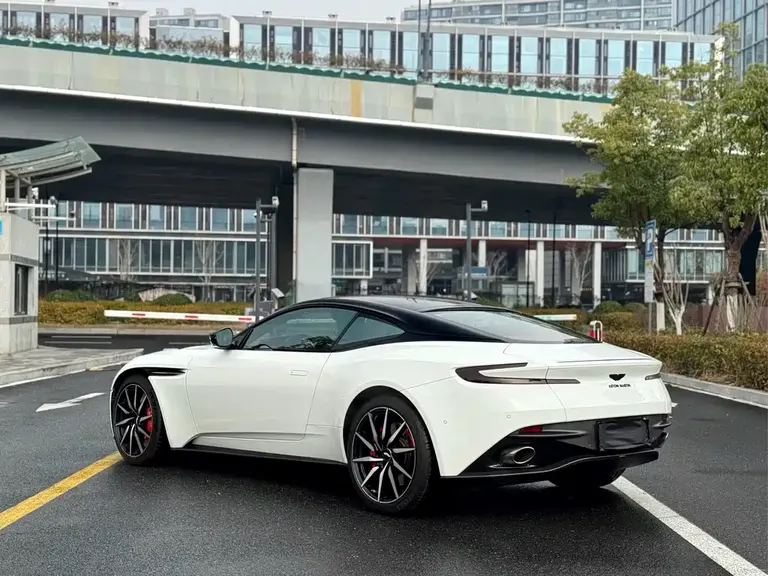 Aston Martin DB11 4.0 T V8 Coupe