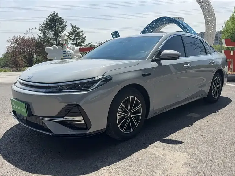 Geely Galaxy A7 银河A7 EM 2025款 EM-i 70 km 探索版