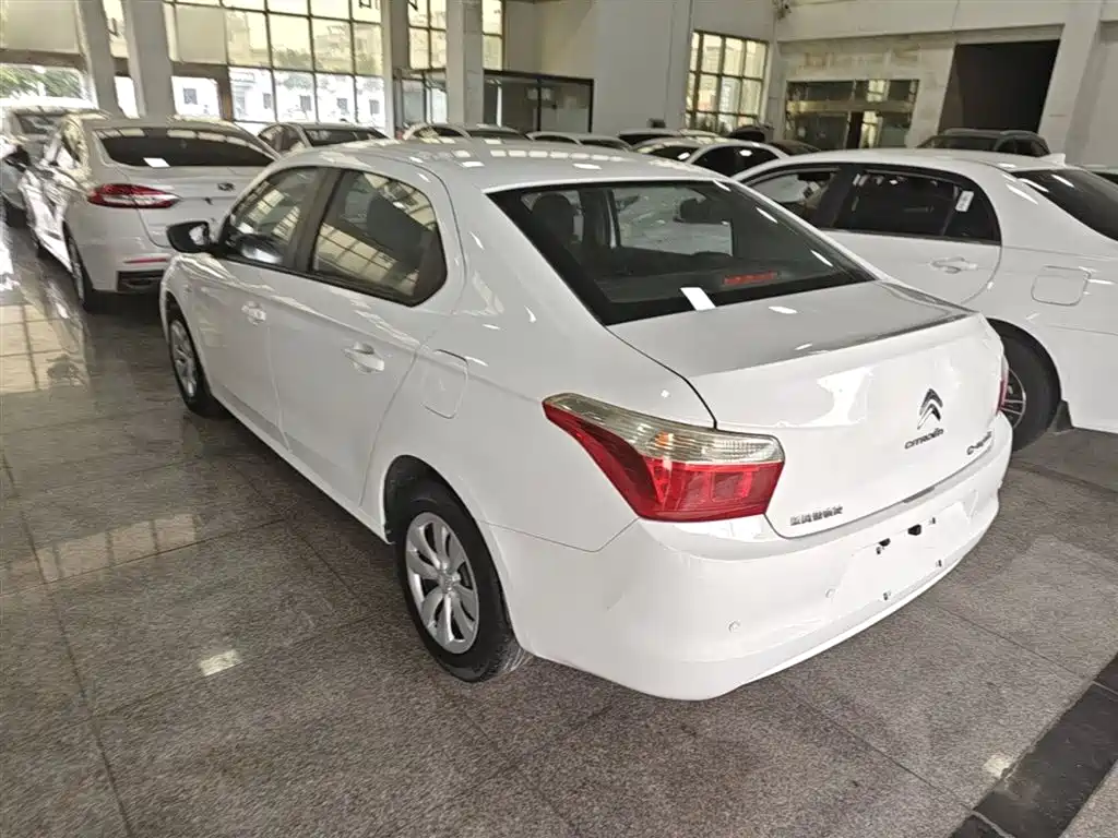 Elysee 1.6 L Manual Fashion