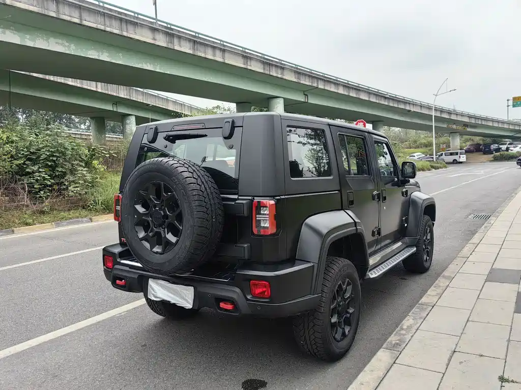 BAIC BJ40 2.0 D Blade Hero Glory