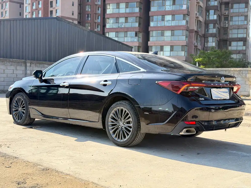Avalon 2.0 L XLE Premium CN-VI