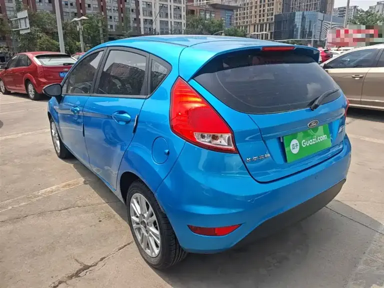 Ford Fiesta Hatchback 1.5 L Auto Fashion