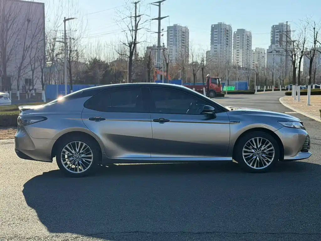 Camry Dual Engine 2.5 HG Luxury CN-V