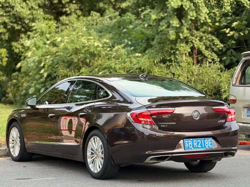 LaCrosse Facelift 28 T Elite