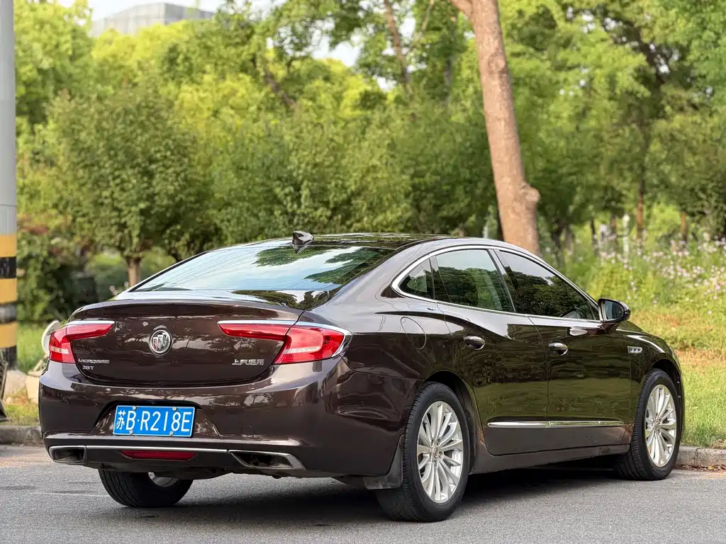 LaCrosse Facelift 28 T Elite
