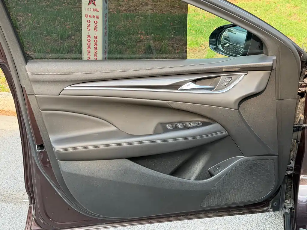 LaCrosse Facelift 28 T Elite