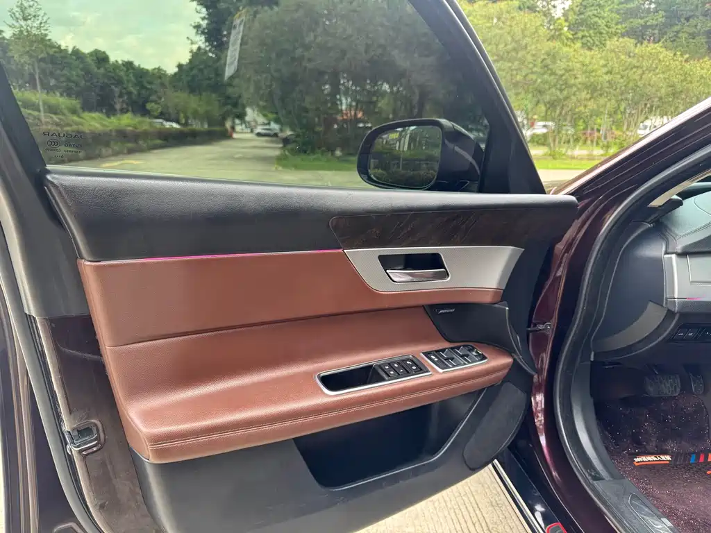 Jaguar XFL XFL 2.0 T 240 PS Premium