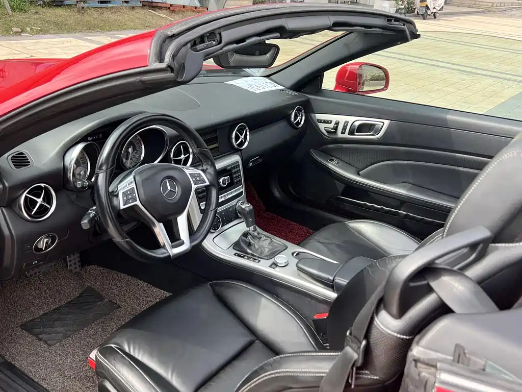 Mercedes-Benz SLK-Class 奔驰SLK级 2015款 SLK 200 碳纤维限量版