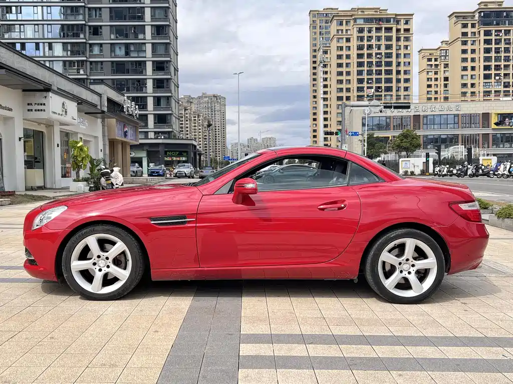 Mercedes-Benz SLK-Class 奔驰SLK级 2015款 SLK 200 碳纤维限量版