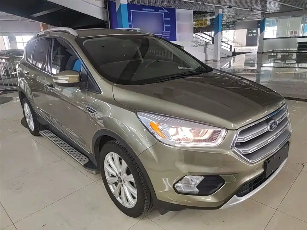 Kuga EcoBoost 180 2 WD Grand Wing