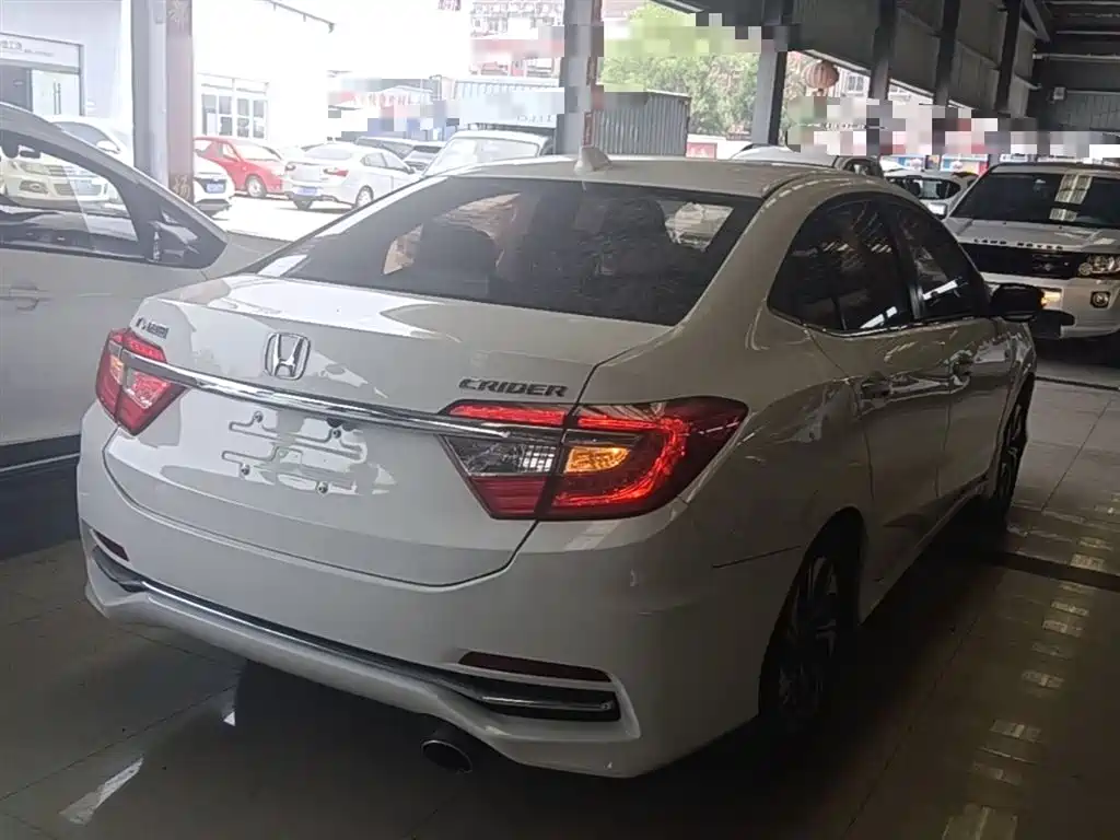 Crider 1.8 L CVT Comfort