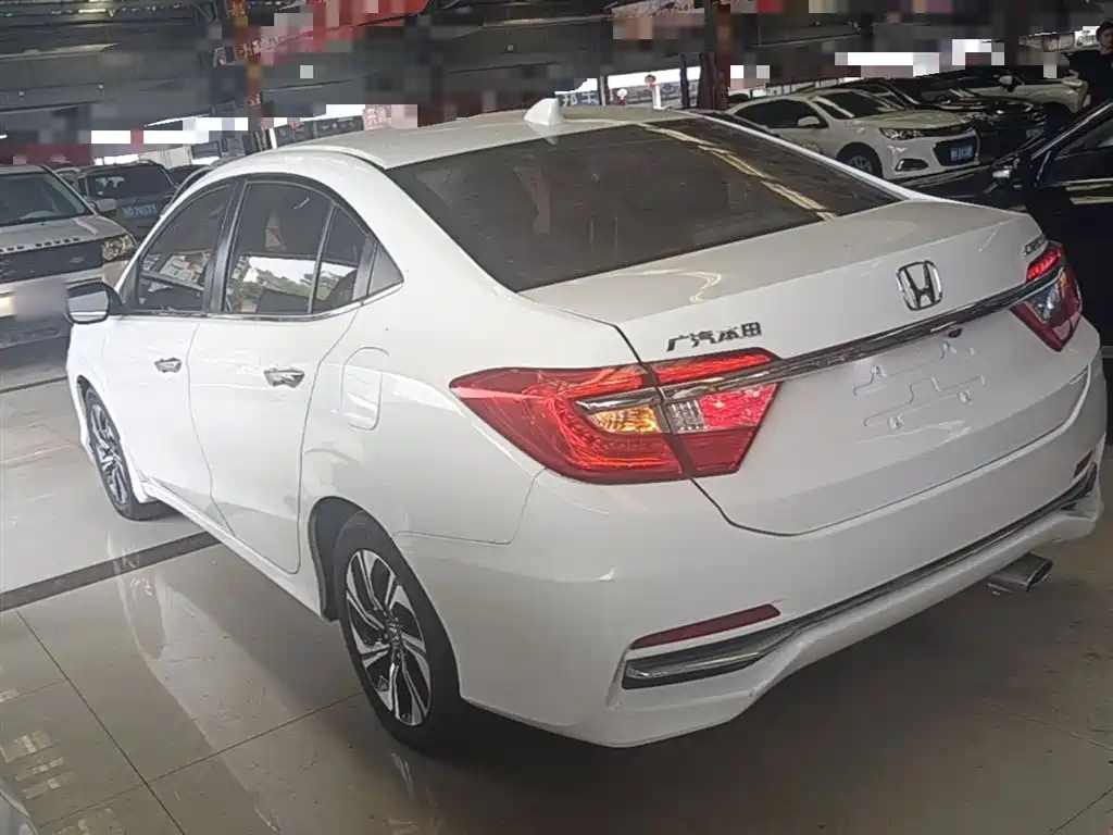 Crider 1.8 L CVT Comfort