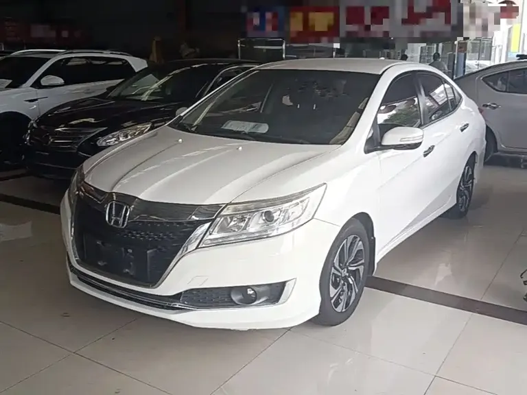 Honda Crider 1.8 L CVT Comfort