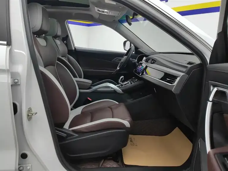 Geely Boyue 1.8 TD DCT Smart Grace