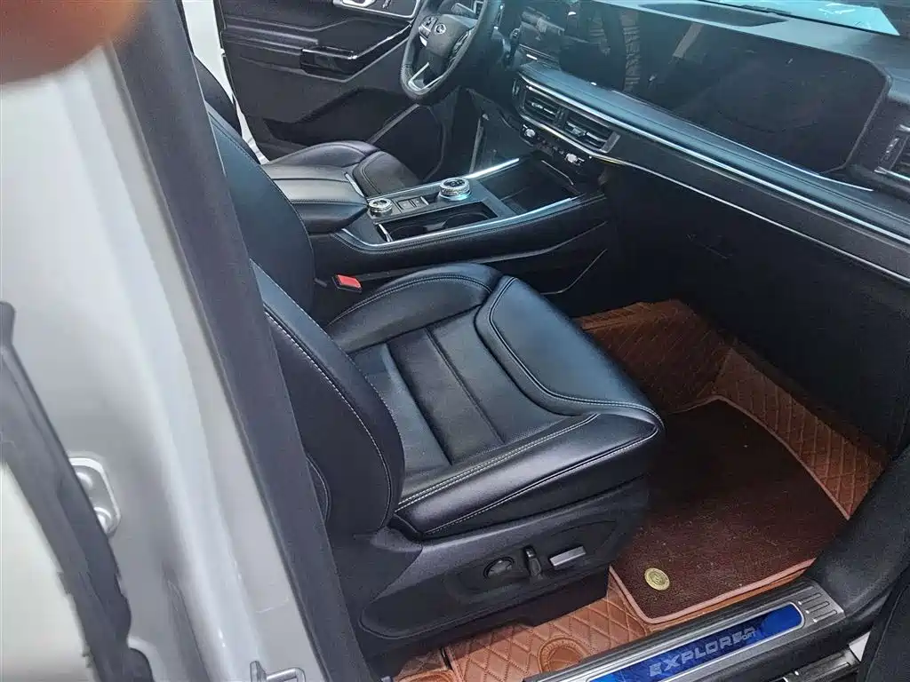 Explorer EcoBoost 285 4 WD Style plus 7-seat