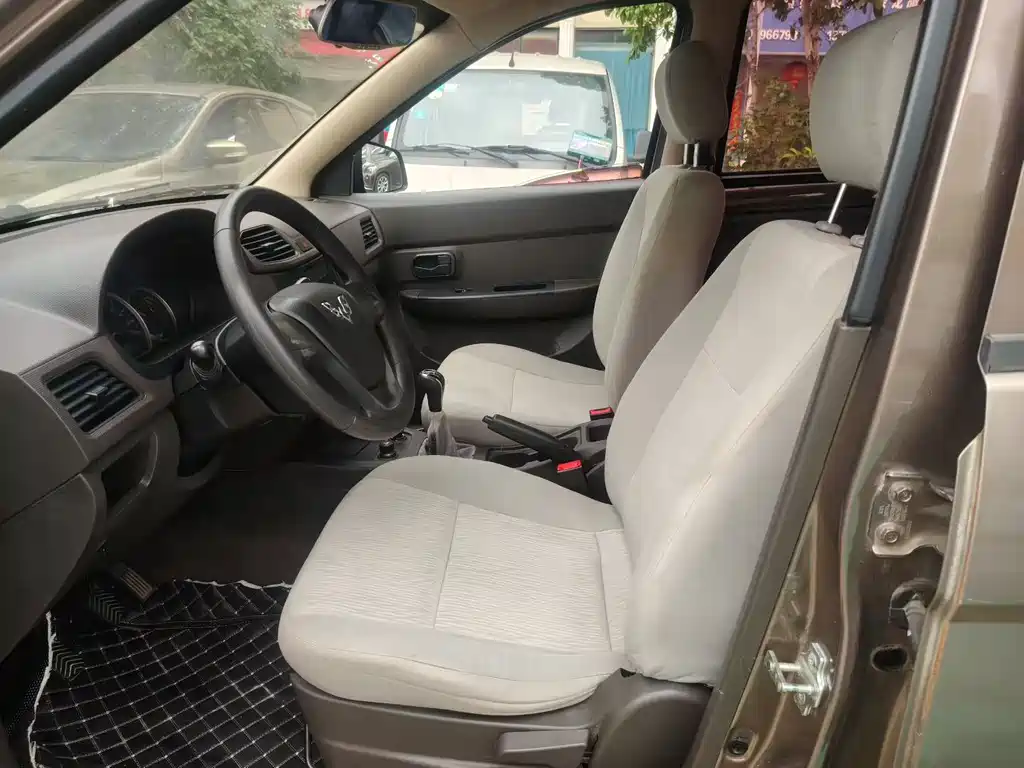 Wuling Hongguang 1.5 L S Comfort
