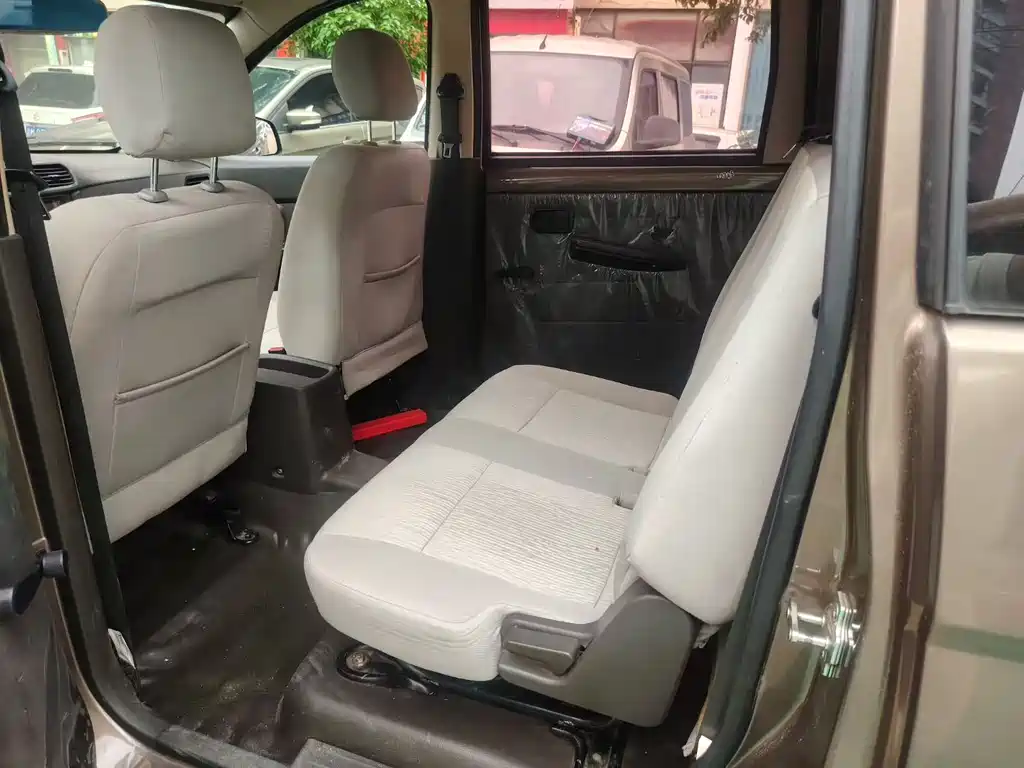 Wuling Hongguang 1.5 L S Comfort