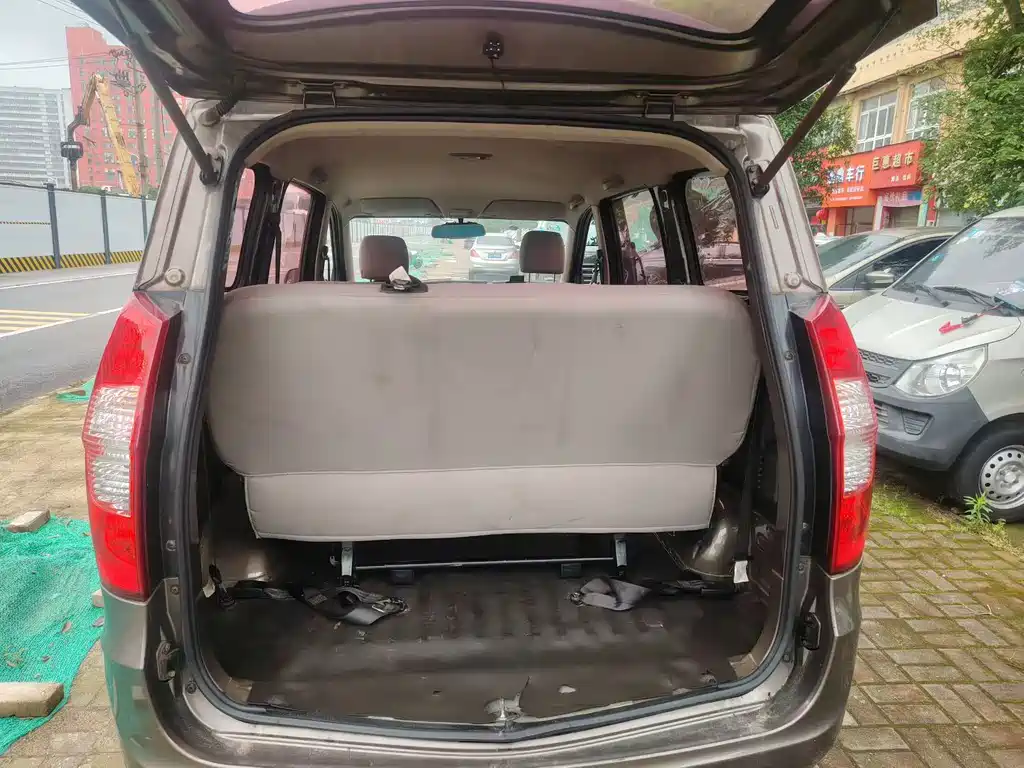 Wuling Hongguang 1.5 L S Comfort