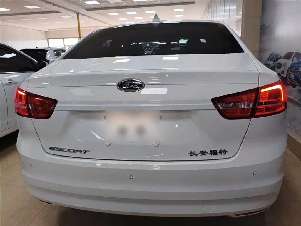 Escort Facelift 1.5 L Manual Comfort