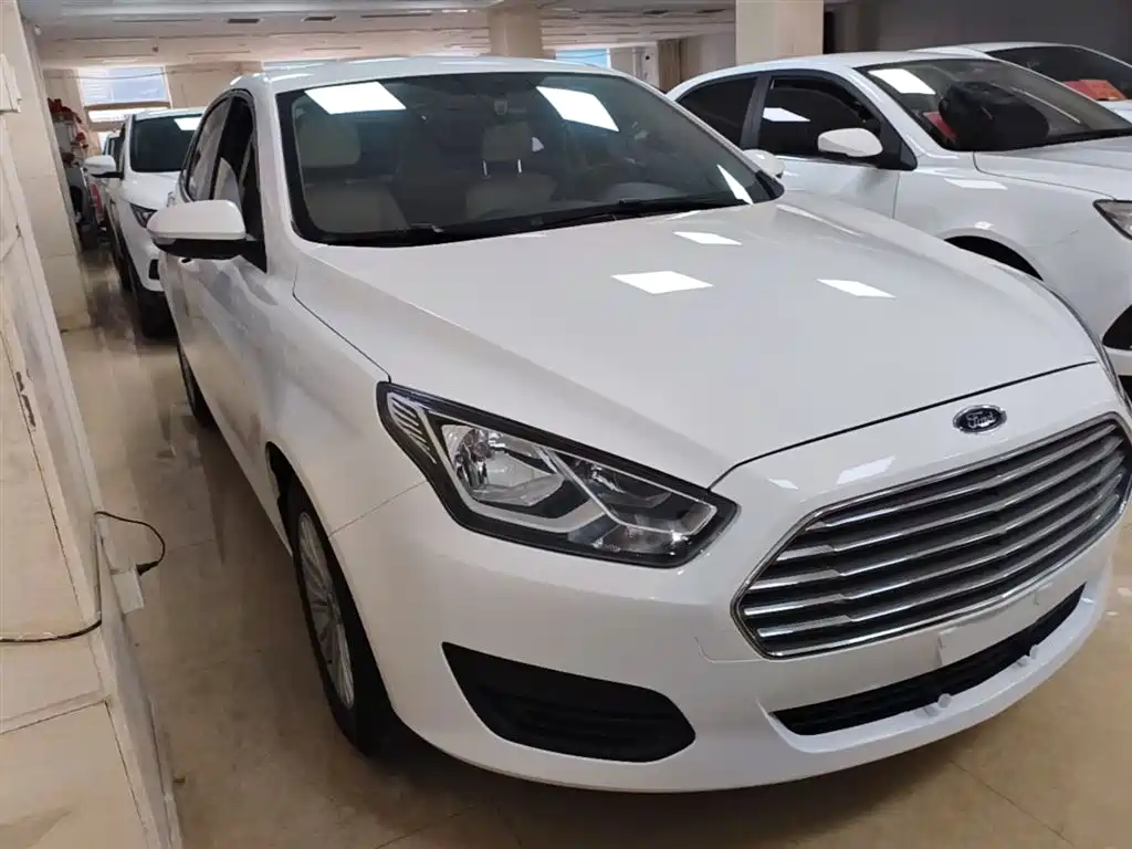 Escort Facelift 1.5 L Manual Comfort