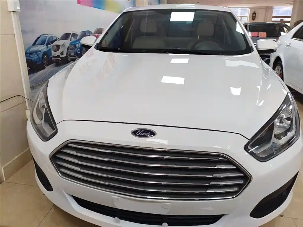 Escort Facelift 1.5 L Manual Comfort