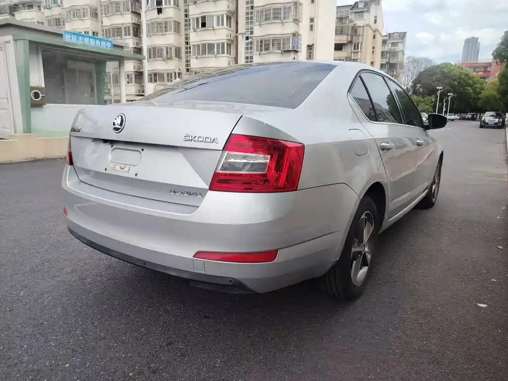Octavia 1.6 L Auto Creation