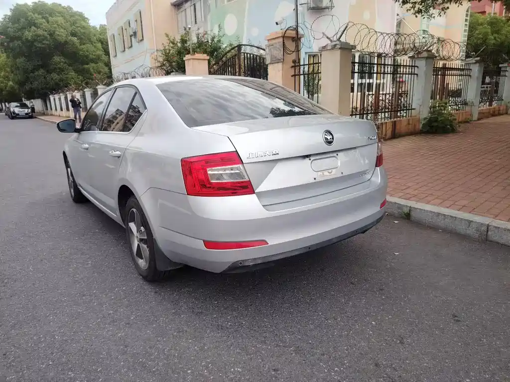 Octavia 1.6 L Auto Creation