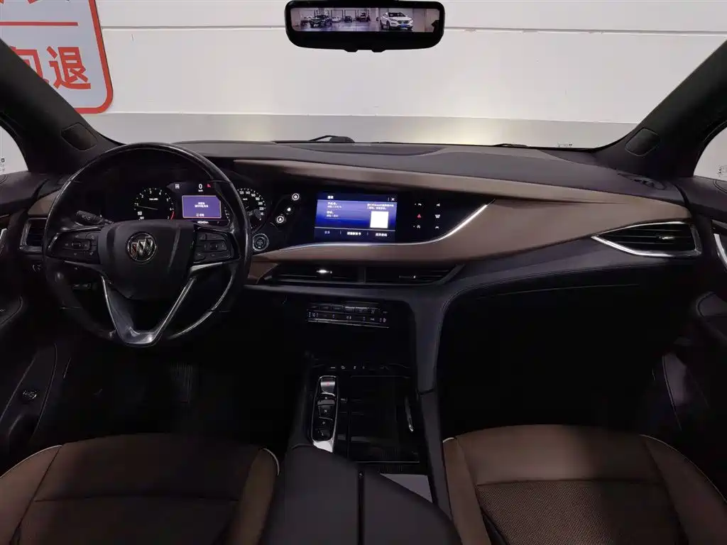 Enclave 28 T 4 WD Premium Flagship