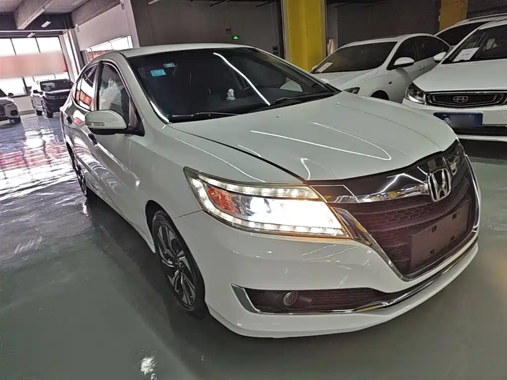 Crider 1.8 L CVT Comfort