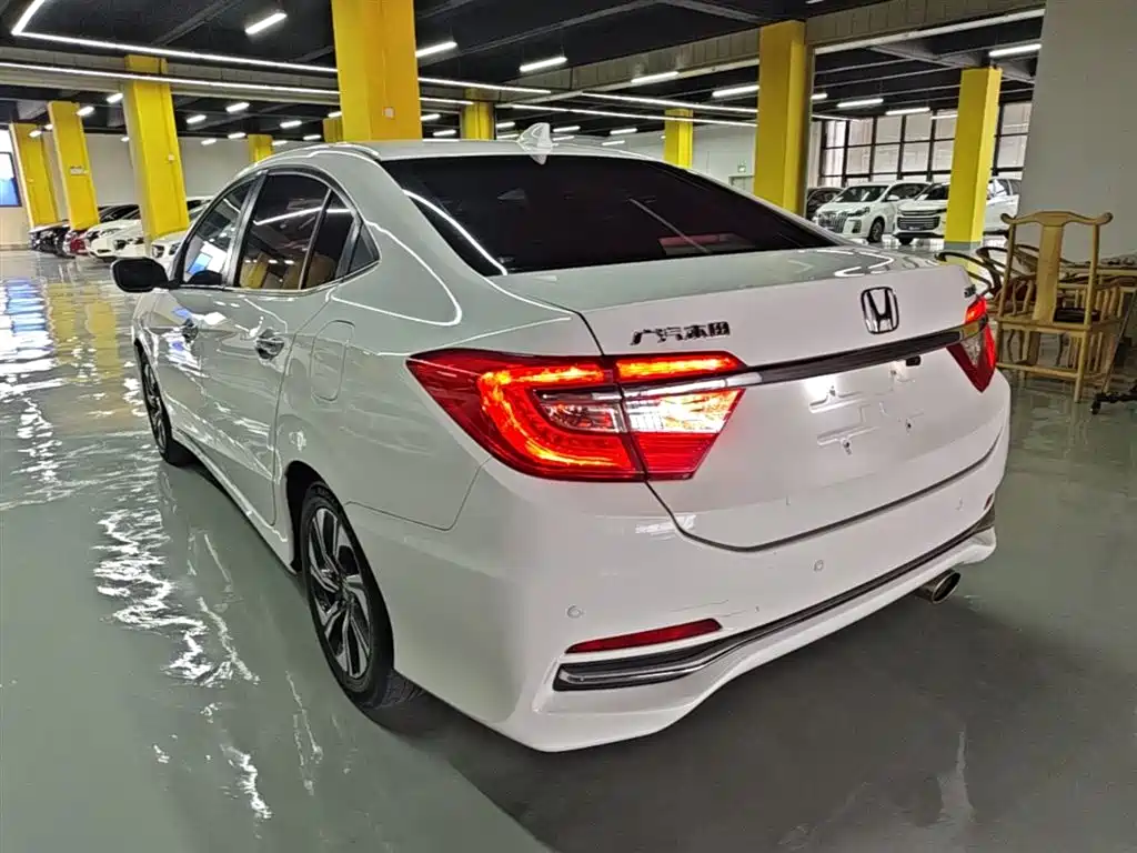 Crider 1.8 L CVT Comfort