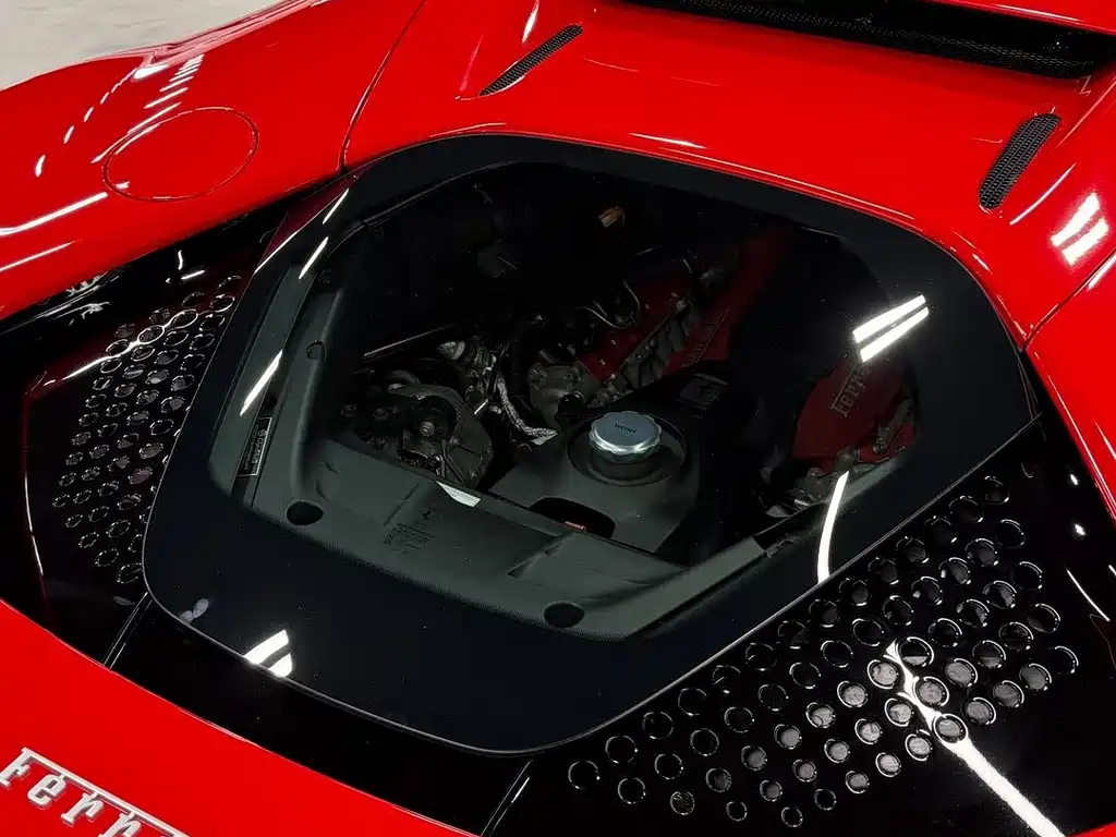 SF90 3.9 T V8 Spider