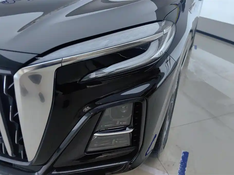 Hongqi HS3 PHEV 115 km Power Action