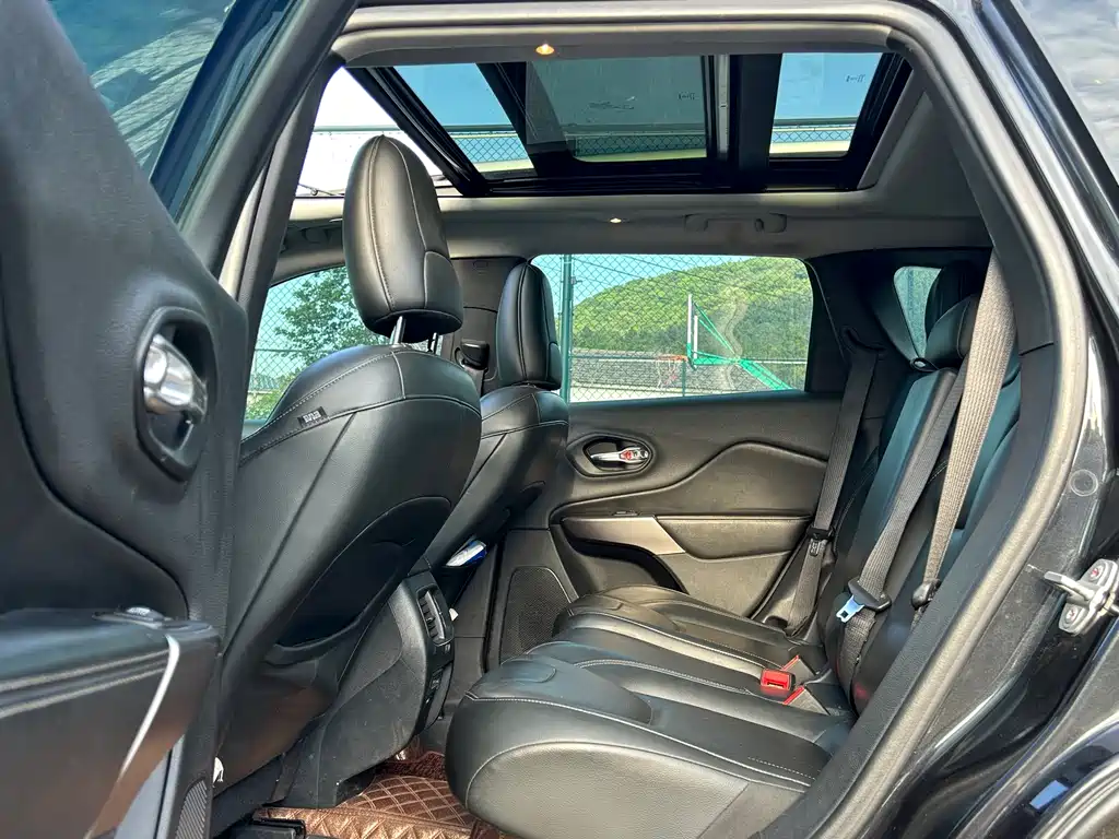 Cherokee 2.0 T 2 WD Smart Enjoyment CN-V