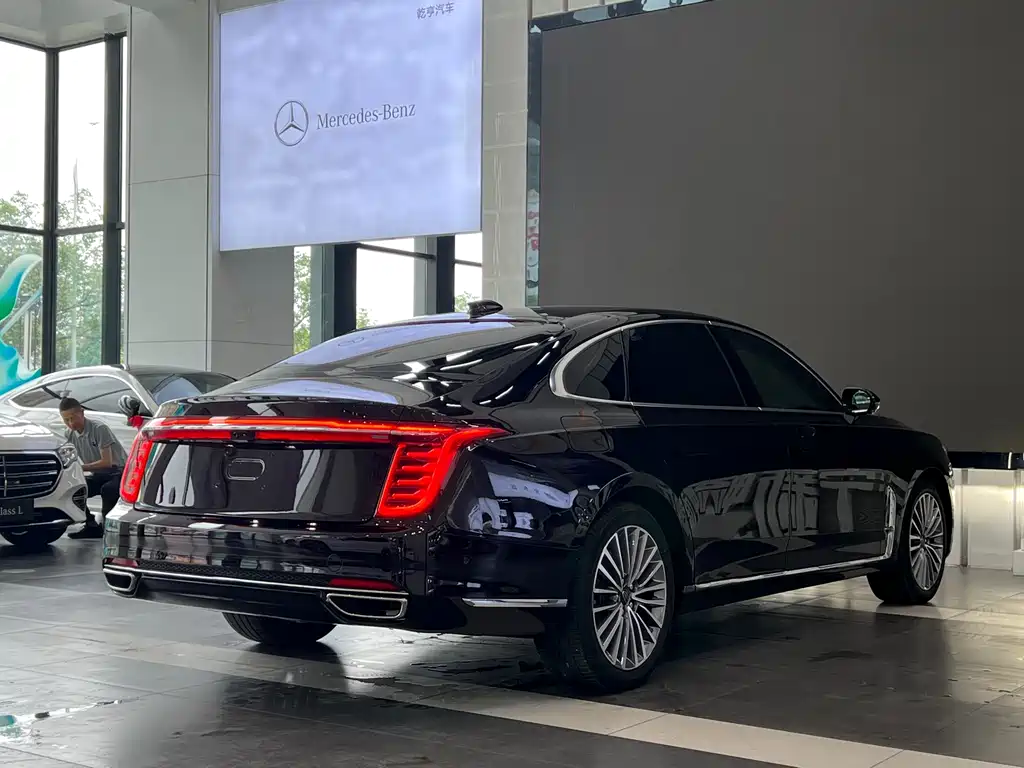 Hongqi H9 2.0 T Connected Flagship