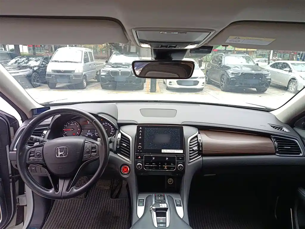 Avancier 370 TURBO 2 WD Luxury
