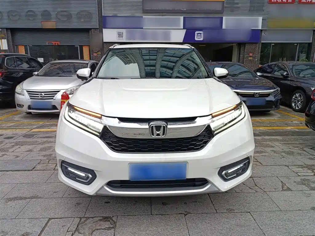 Avancier 370 TURBO 2 WD Luxury