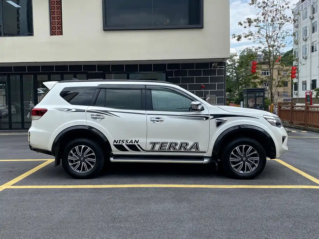 Terra 2.5 L XL Upper 4 WD Auto 4 WD Luxury