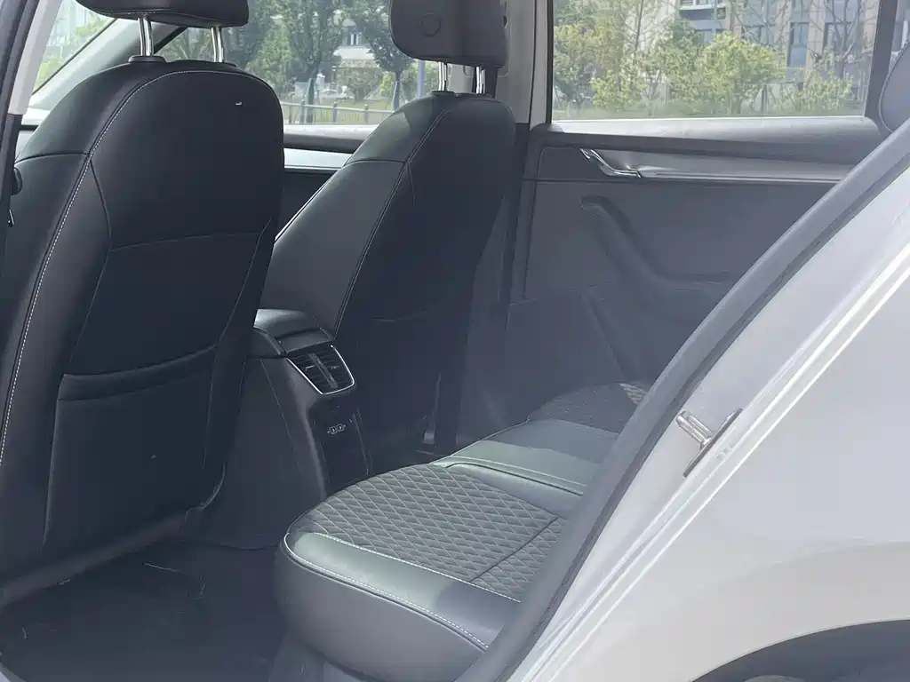 Octavia TSI280 DSG Luxury