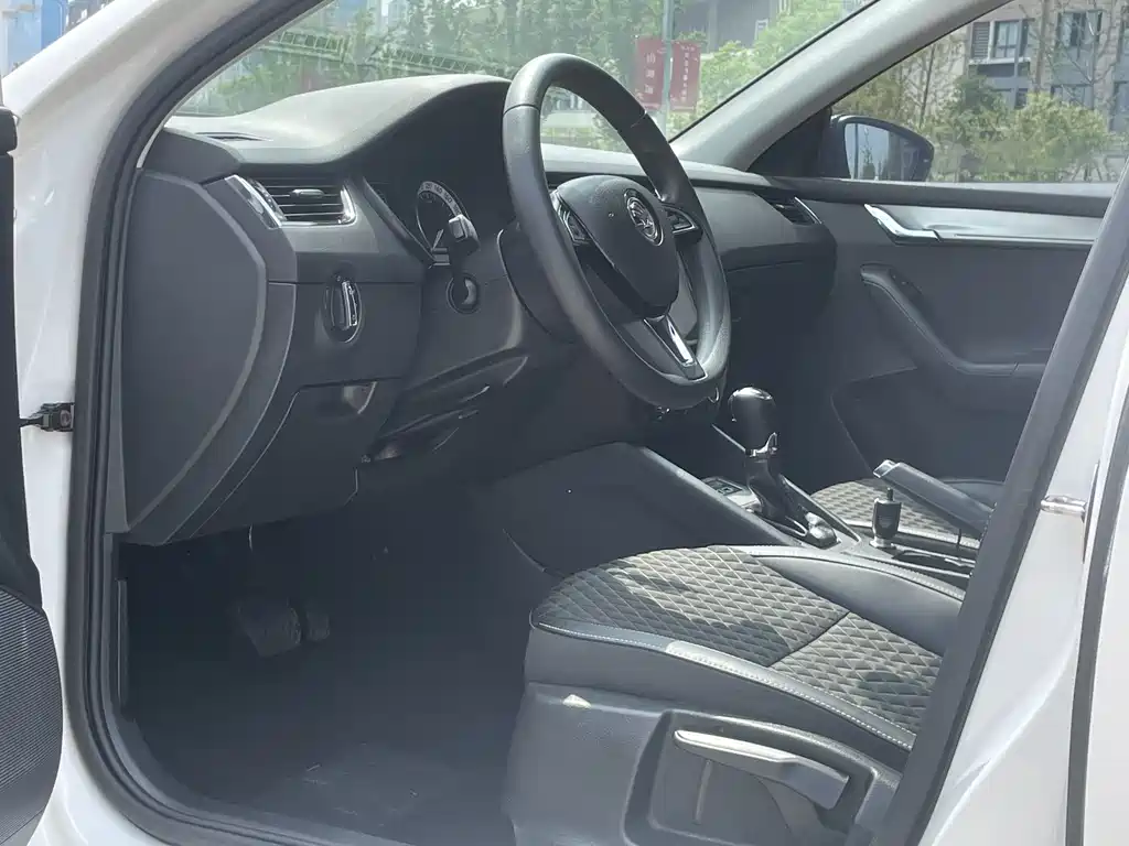 Octavia TSI280 DSG Luxury