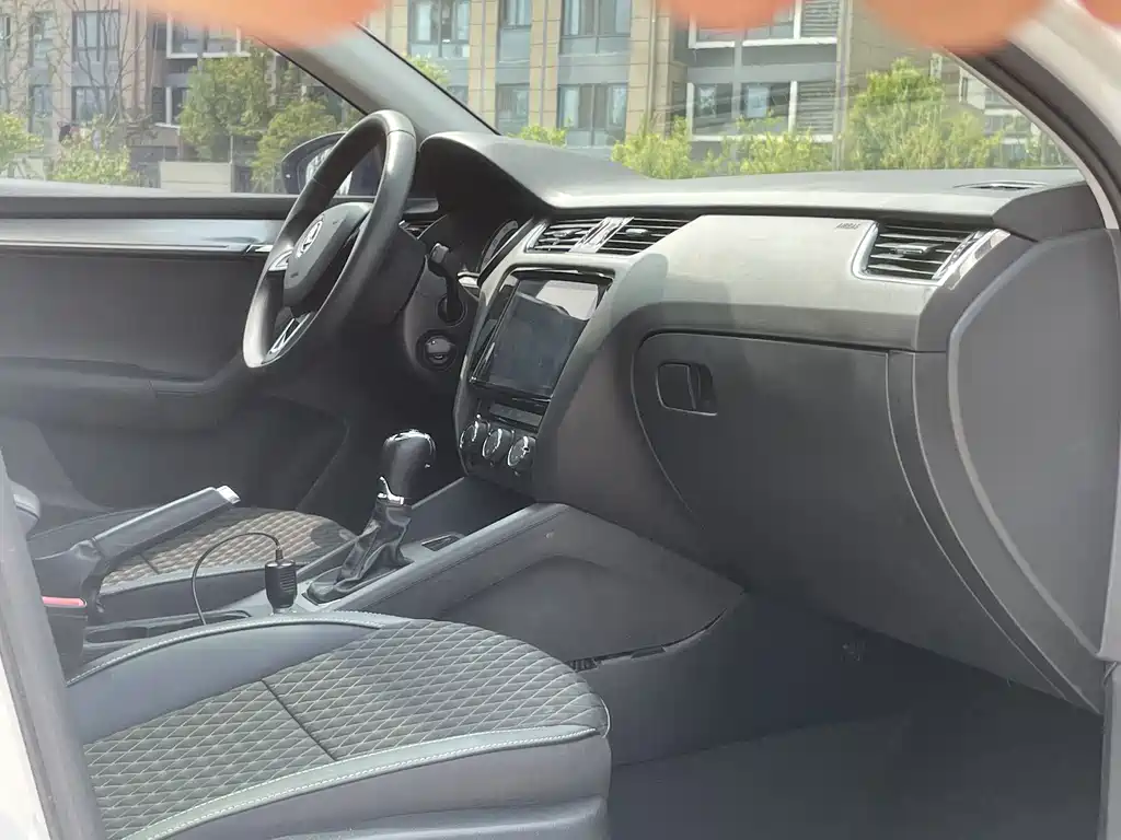 Octavia TSI280 DSG Luxury