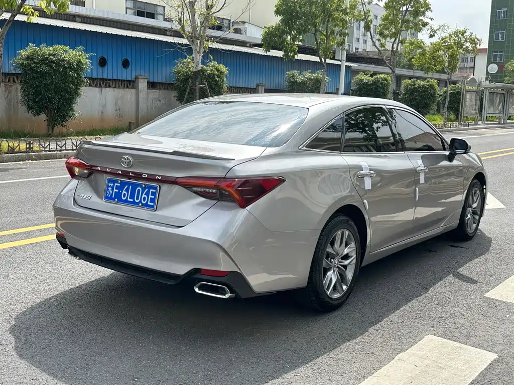 Avalon 2.5 L Luxury