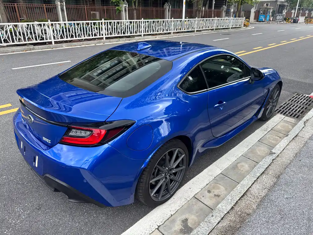 Subaru BRZ 2.4 L Manual