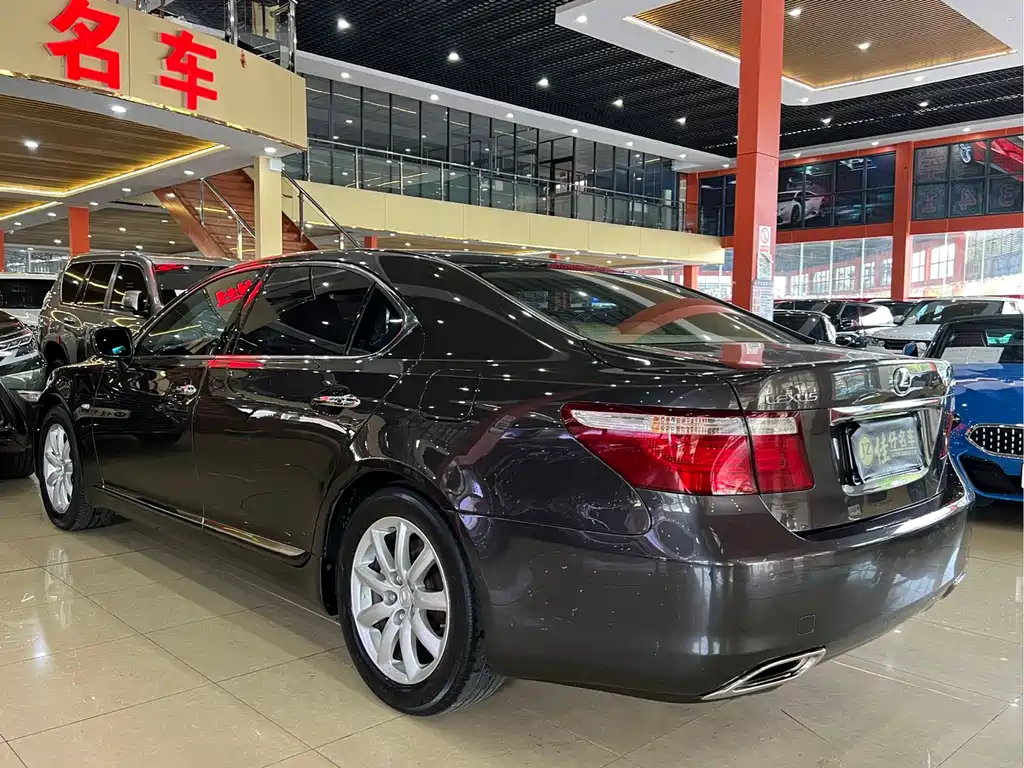 Lexus LS 460 L