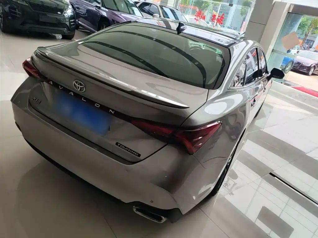 Avalon 2.5 L Touring Distinguished CN-VI