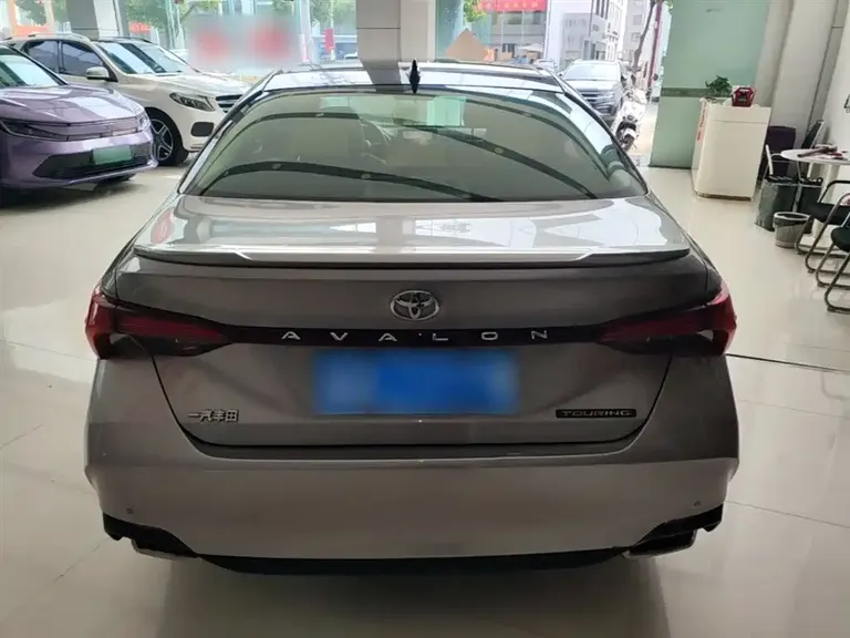 Toyota Avalon 2.5 L Touring Distinguished CN-VI