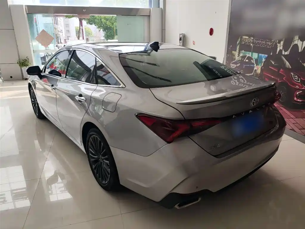 Avalon 2.5 L Touring Distinguished CN-VI