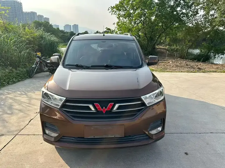 Wuling Hongguang 1.5 L S Comfort LAR